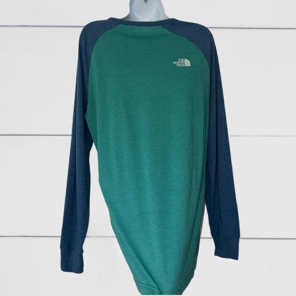 The North Face Women’s Raglan Long Sleeve Tee – CA USA Graphic – Size XL - Picture 10 of 12
